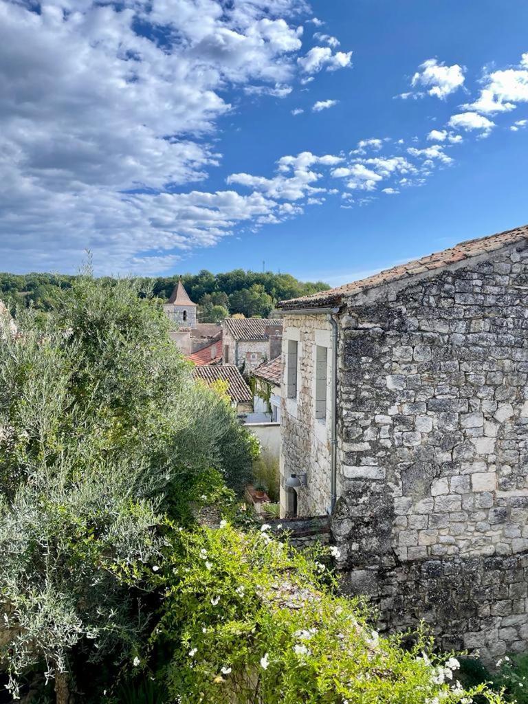 Le Coucou Montcuq Bed & Breakfast Exterior photo
