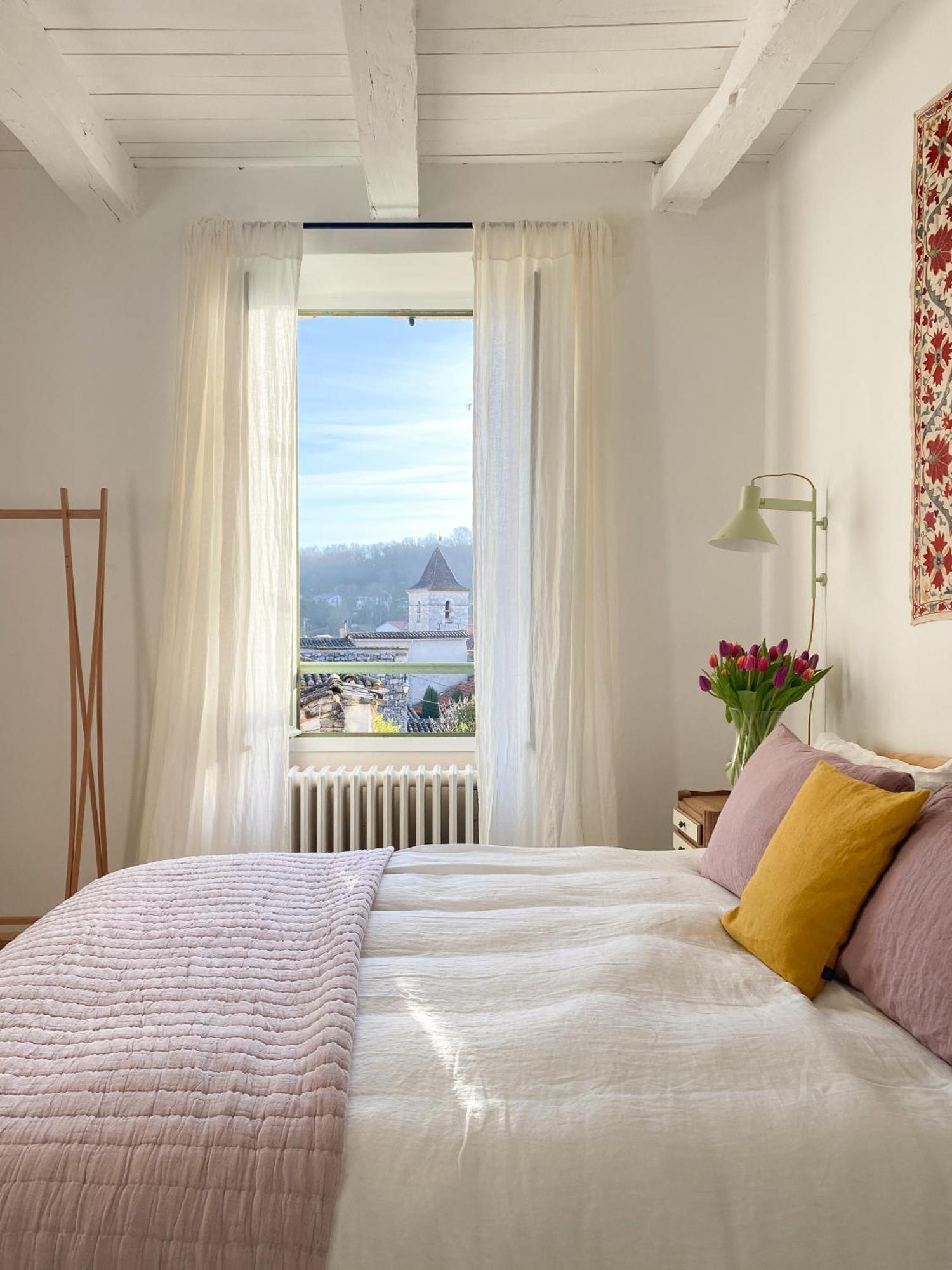 Le Coucou Montcuq Bed & Breakfast Exterior photo